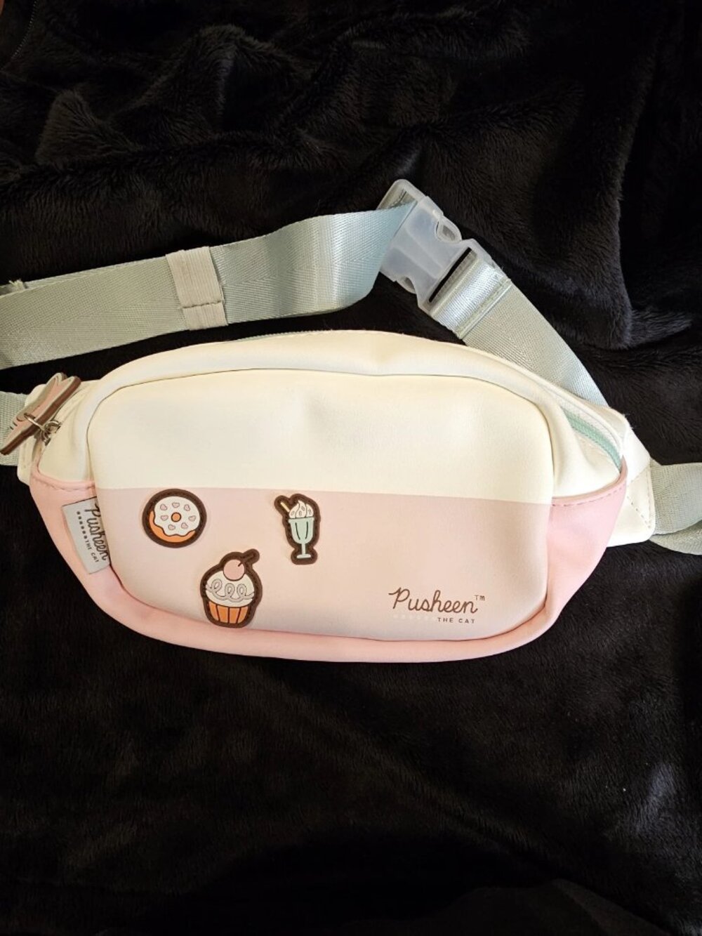 Pusheen The Cat Authentic Crossbody/Belt Bag Zipper Charm